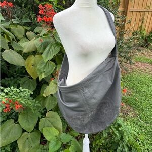 XL Vtg Charles Klein Italian leather and suede hobo bag with paisley print.